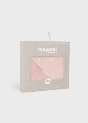 Бебешка хавлия в розов цвят със сърца на качулката Mayoral